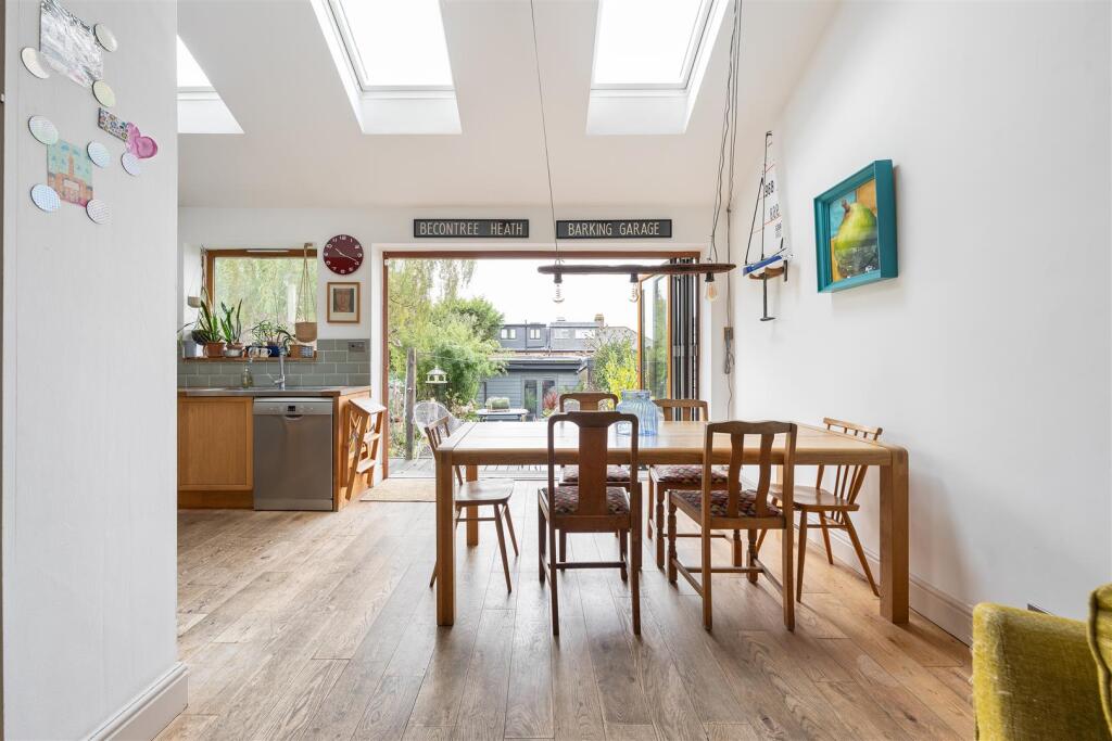 Beacontree Avenue, E17