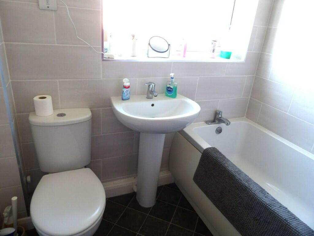 MODERN BATHROOM