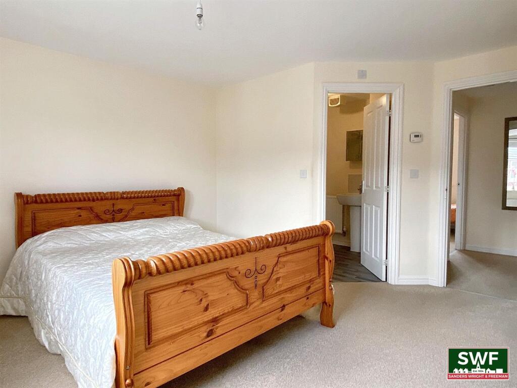Bed1.5.jpg