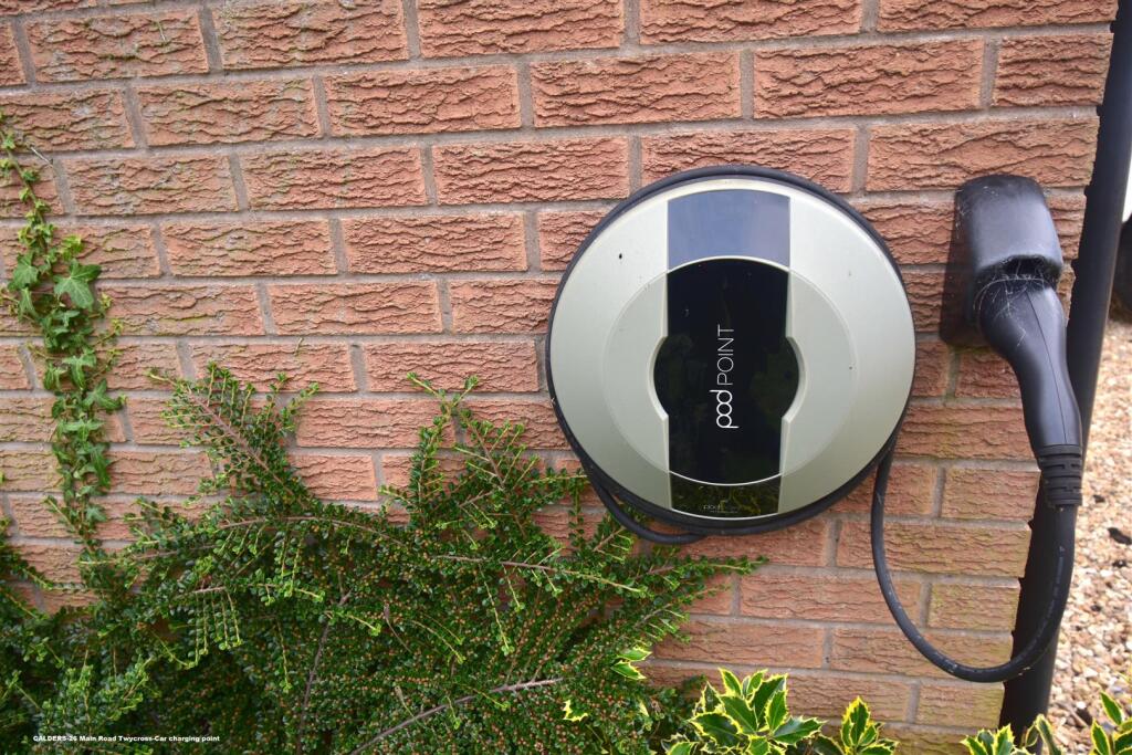 26 Main Road Twycross Car charging point.JPG