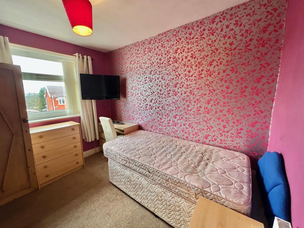 Bramleys Estate Agents - Vegal Crescent - Ovenden 