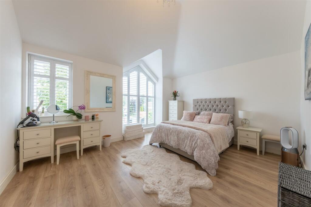 127a Crewe Road-025.jpg