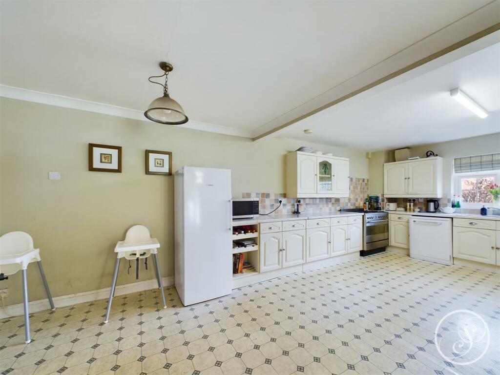 Dining/Kitchen