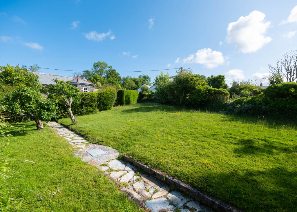 6846b4d9bf35a_Marine Cottage-4