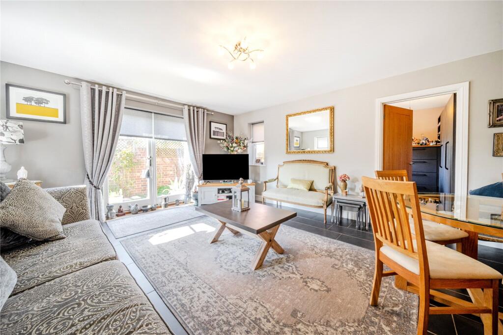 Sitting/Dining Room