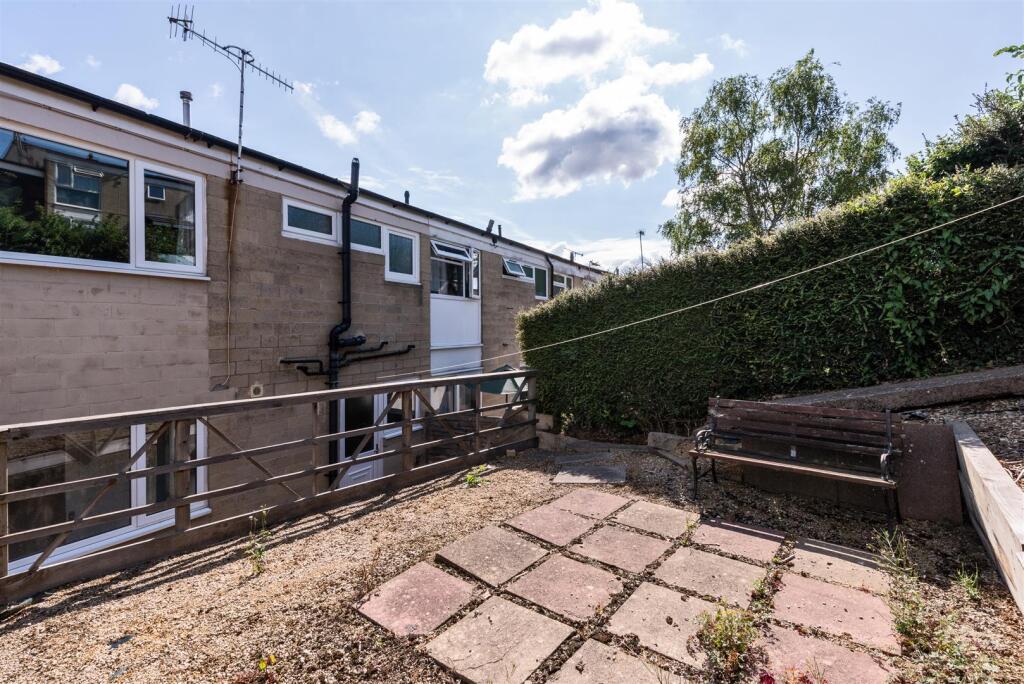 17 Coxley Drive, Bath, BA1 6PD-10.jpg