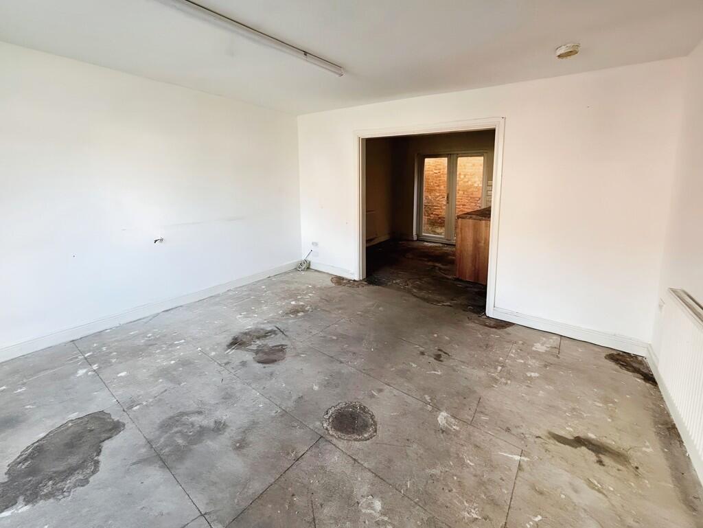 97b4f39c-WhatsApp...