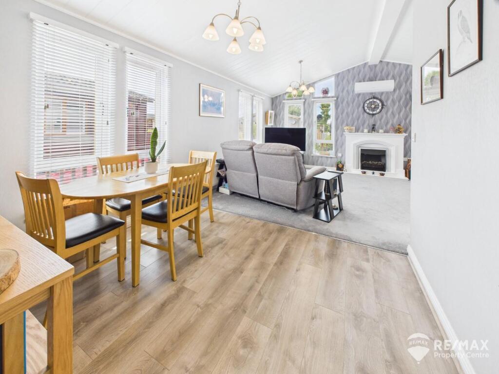 Dining Area.jpg