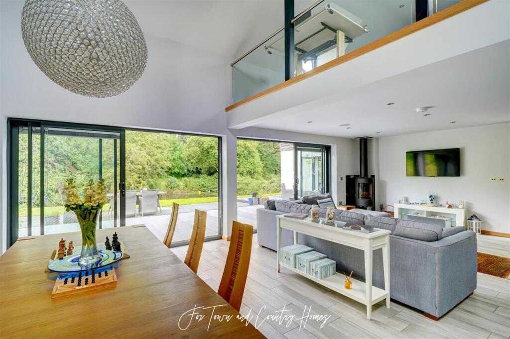 The Lake House (10).jpg