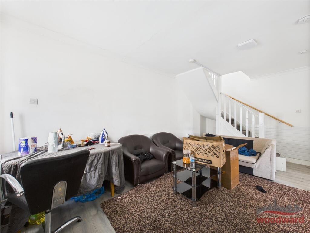 Kitchen/ Living Area