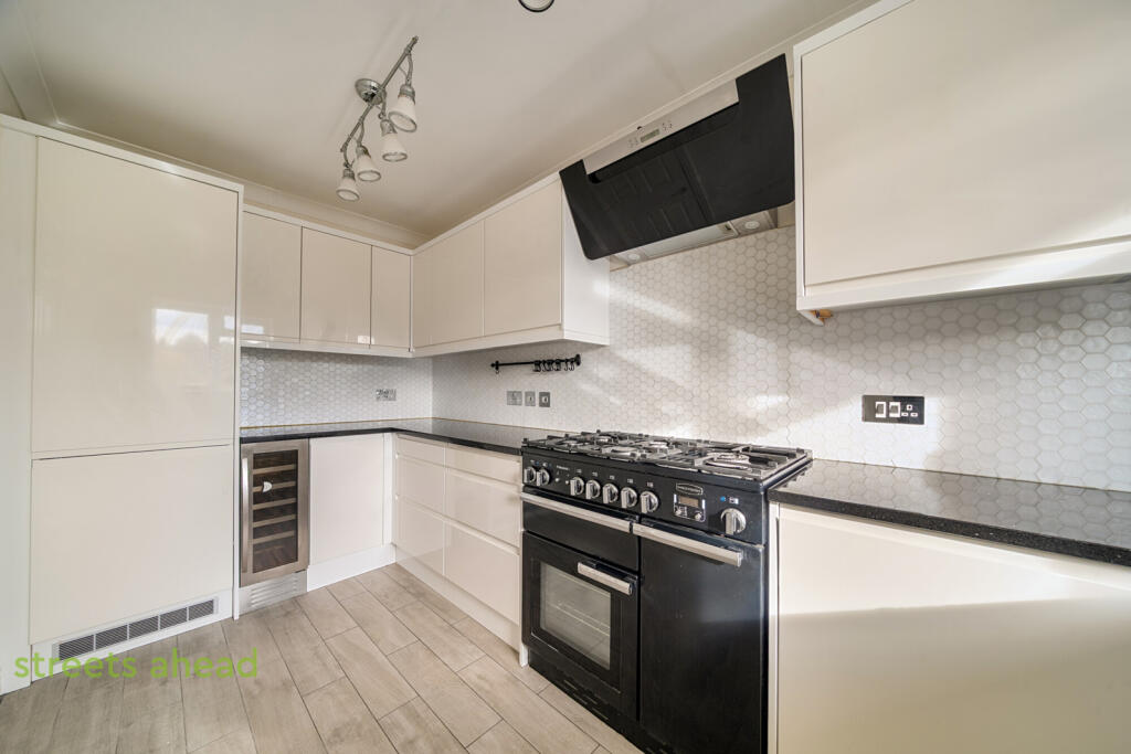 fd591a15-9a9f-4c3...