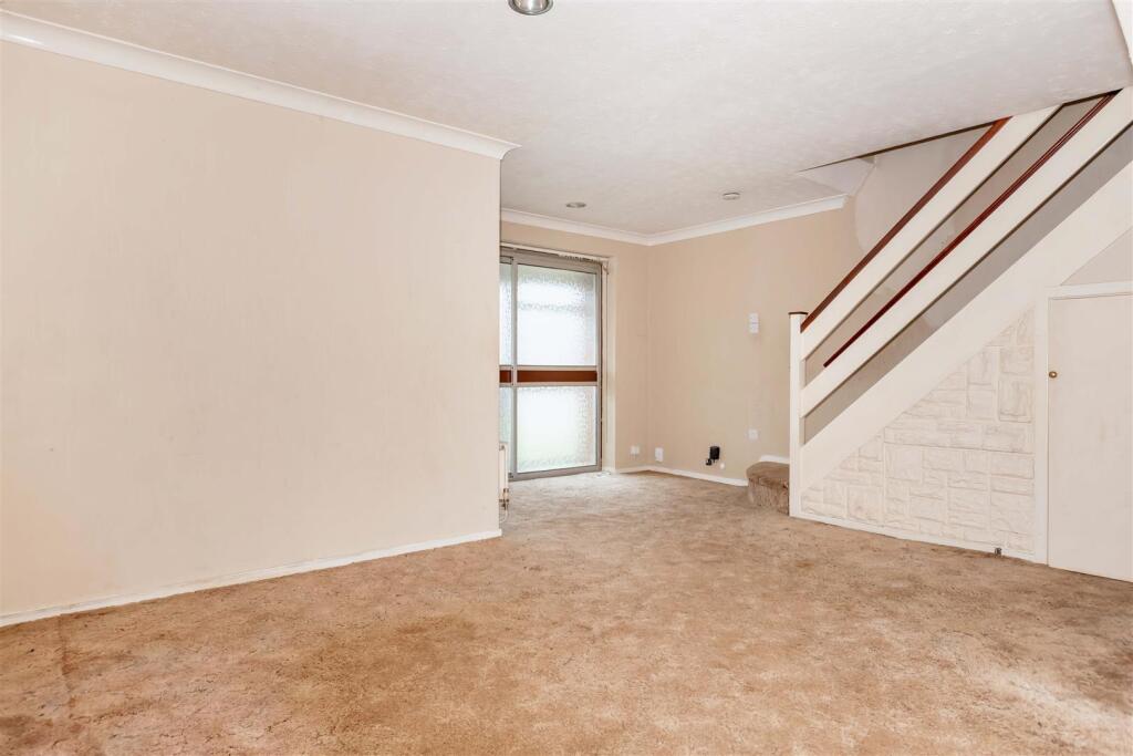 Willow Crescent_11.jpg