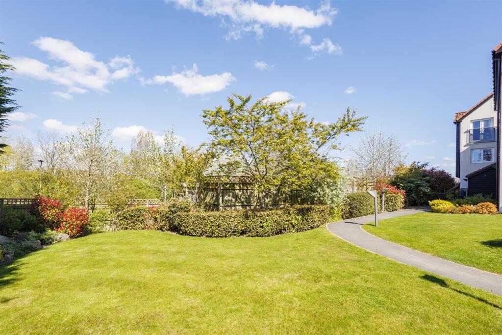 Flat_19_Smithson_Court__5.jpg