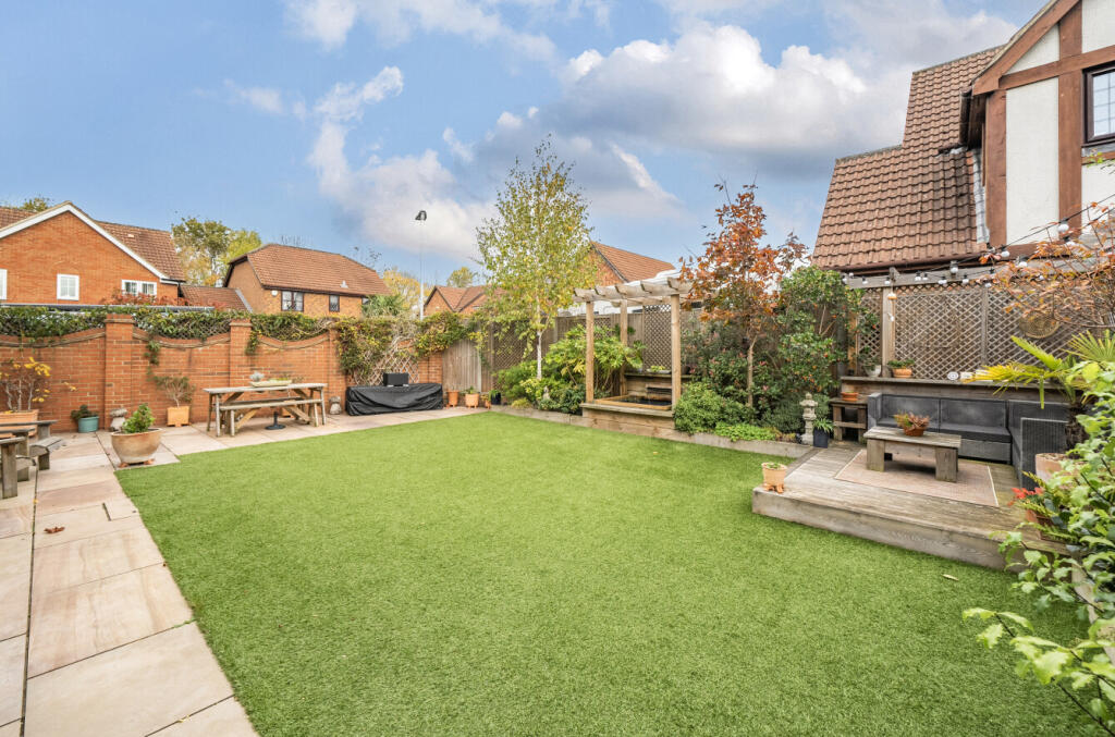 1373597-6-68ff6e3...