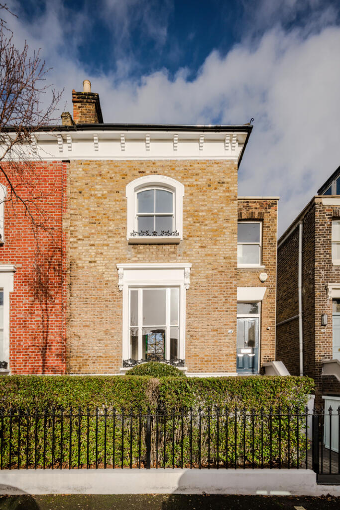 322518 - 98 Buckingham Road-17.jpeg