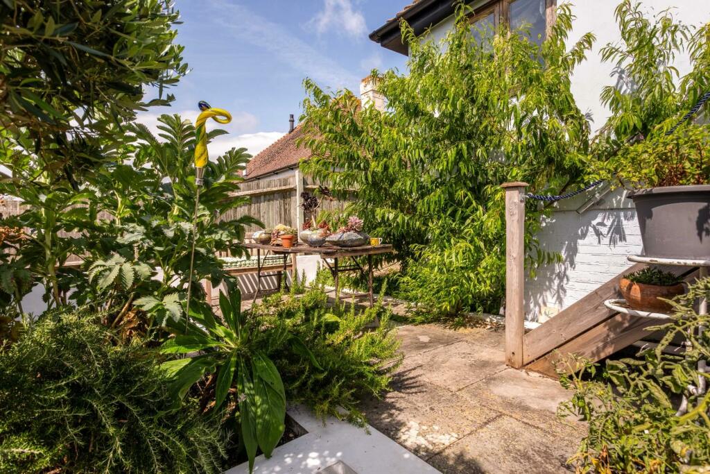 Hailsham Avenue -10.jpg