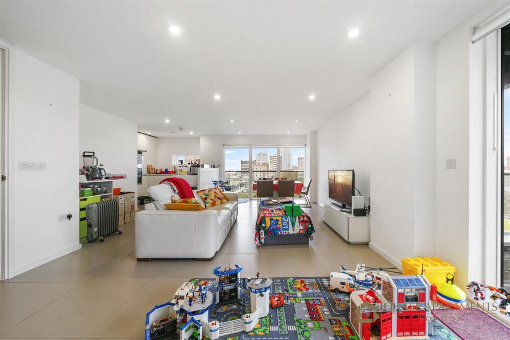 192 Dance Square EC1V 3AN-1.jpg