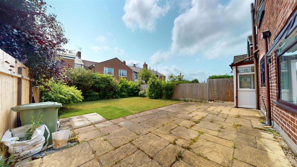 Rose Drive Rear Garden