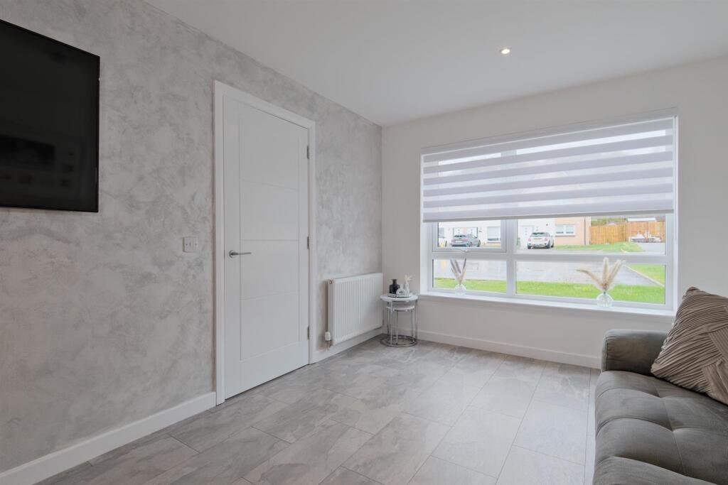 006-31 Ardencraig Terrace, Glasgow, G45 9BJ.jpg
