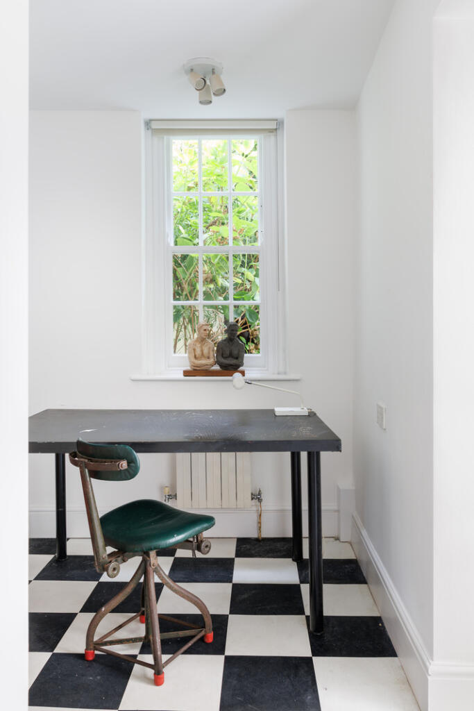 288636 - OldGloucesterStreetLondon-JSouteyrat-2...