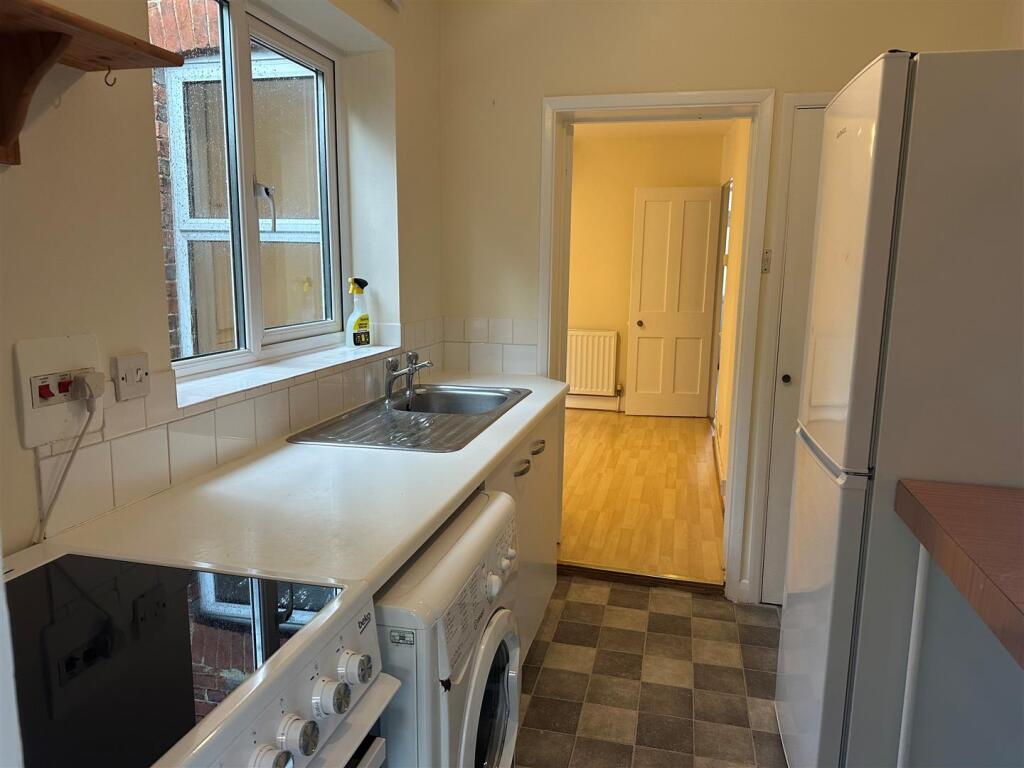 21 Edward Street Kitchen.jpg