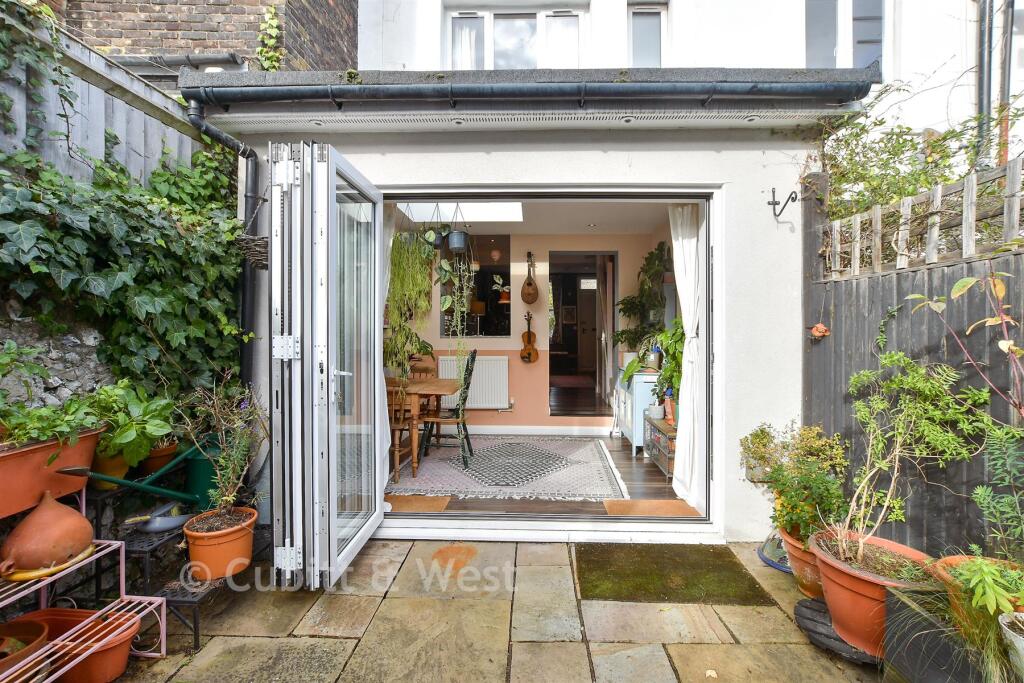 External Lifestyle Photograph