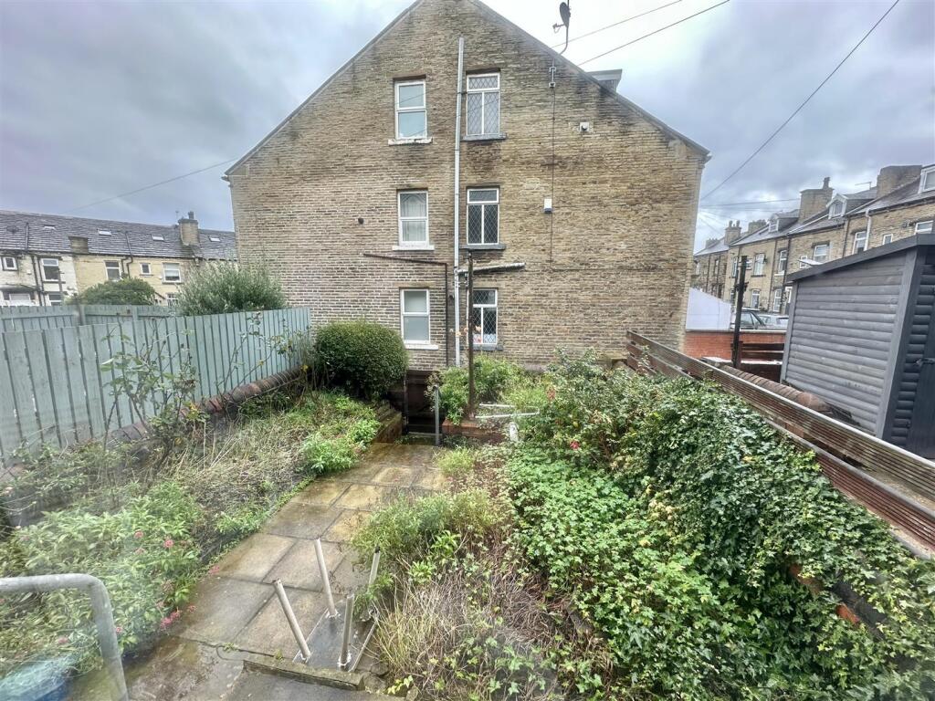 Bramleys Estate Agents - Cleckheaton Road - Low Mo