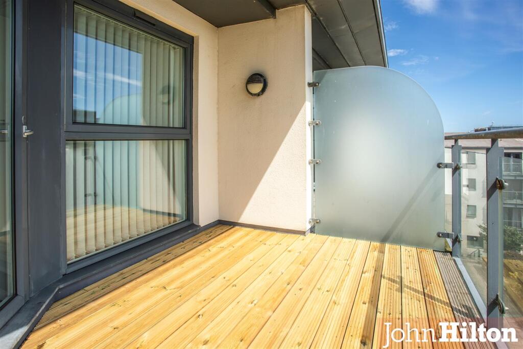 49 Avalon Balcony-17.jpg