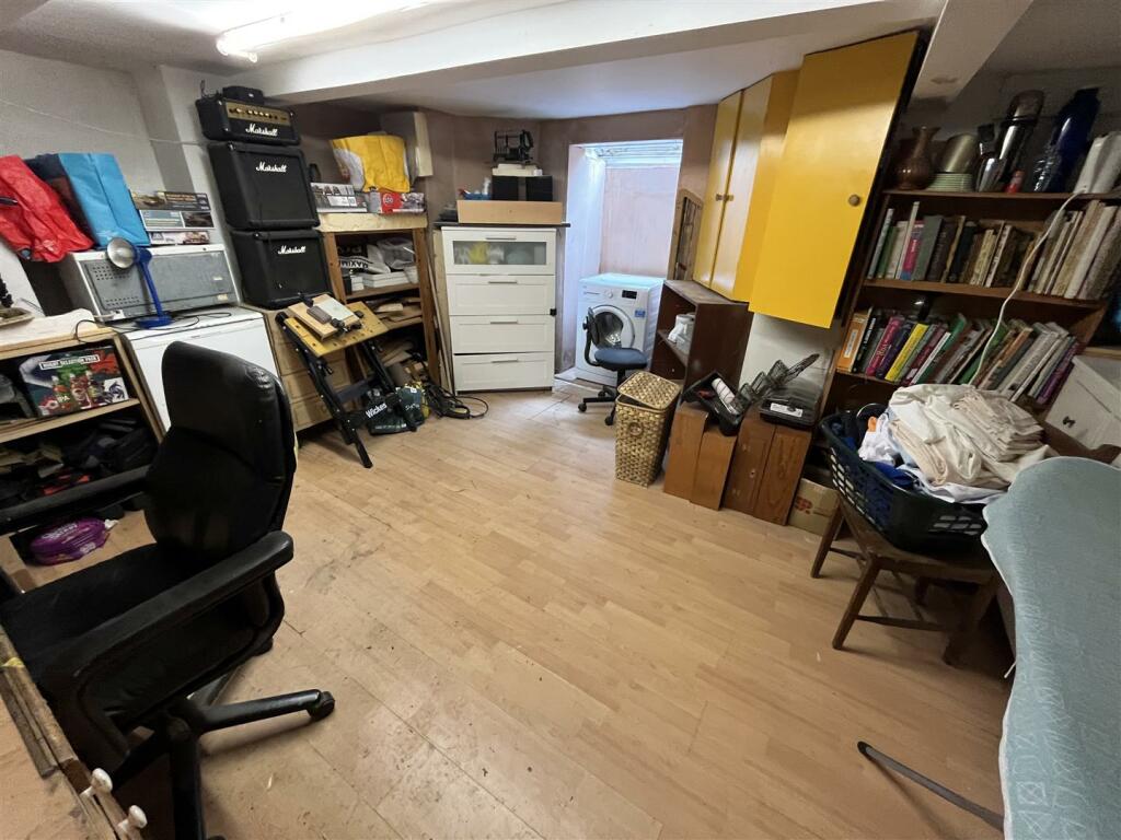 Bedroom 2.jpg