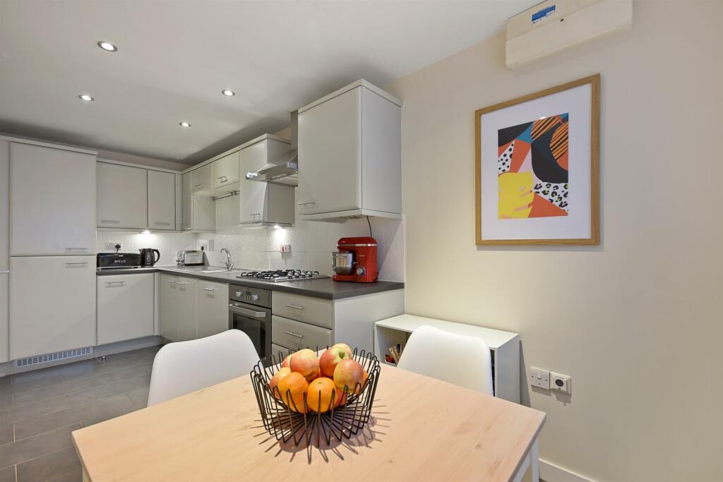 Kitchen (2)