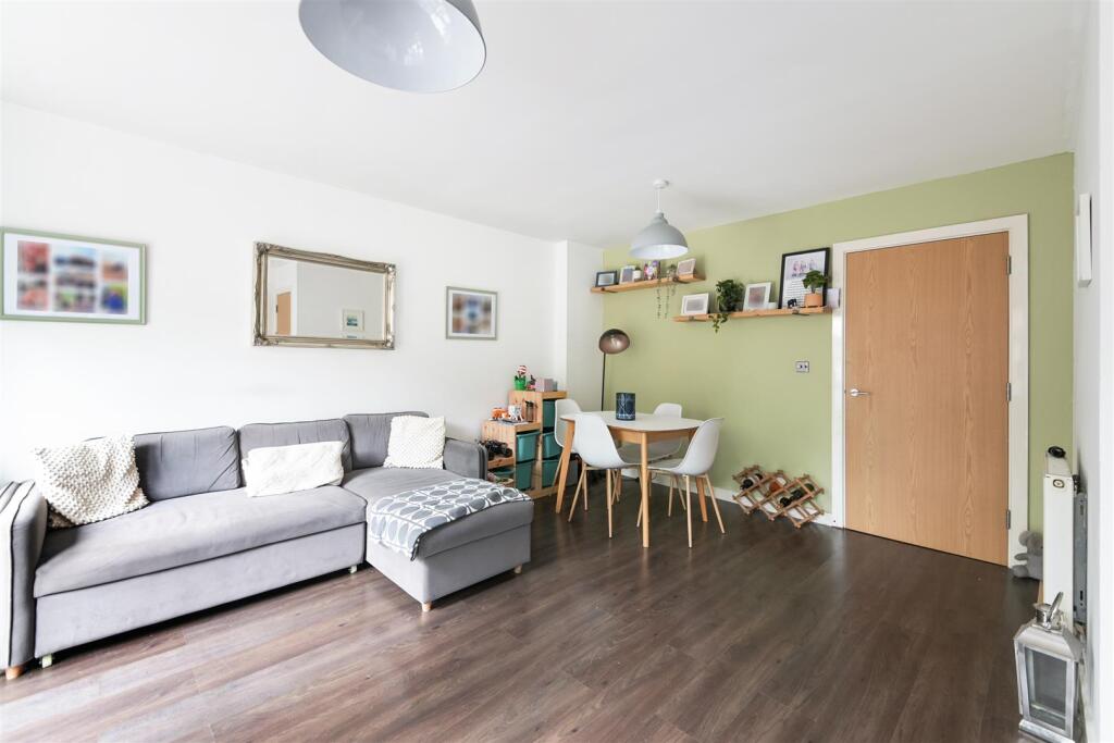 MOCATTA MEW9 (3).jpg