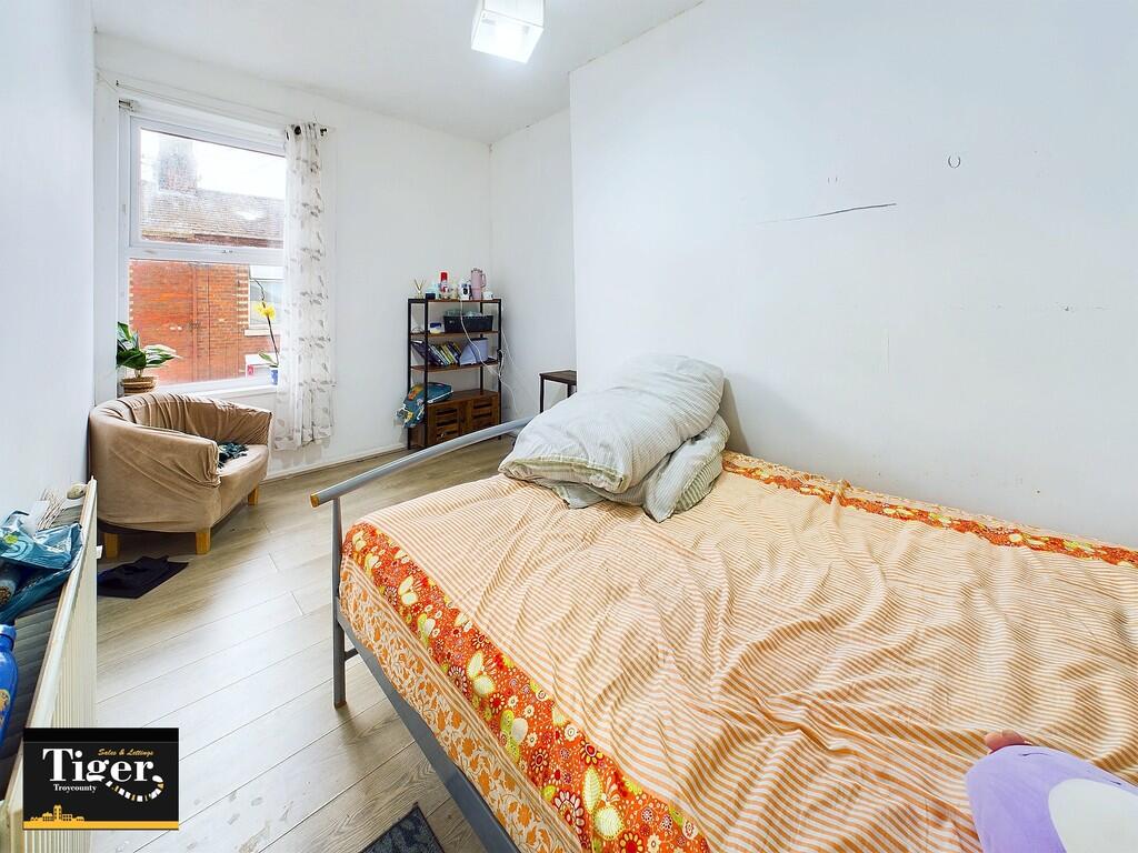 CAM02176G0-PR0461...