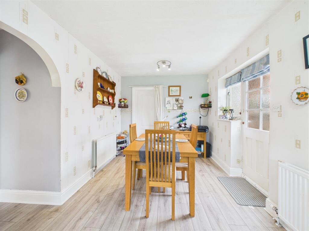 KITCHEN WITH DINING AREA