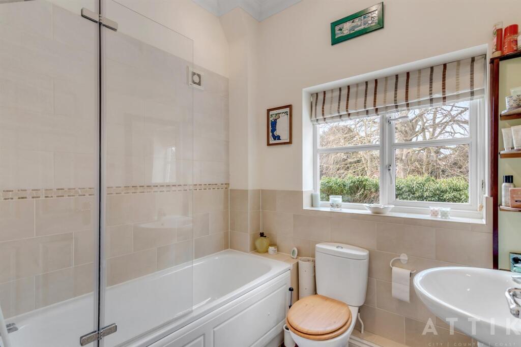 8 Blyth Mews, Halesworth, IP19 8FB (19).jpg