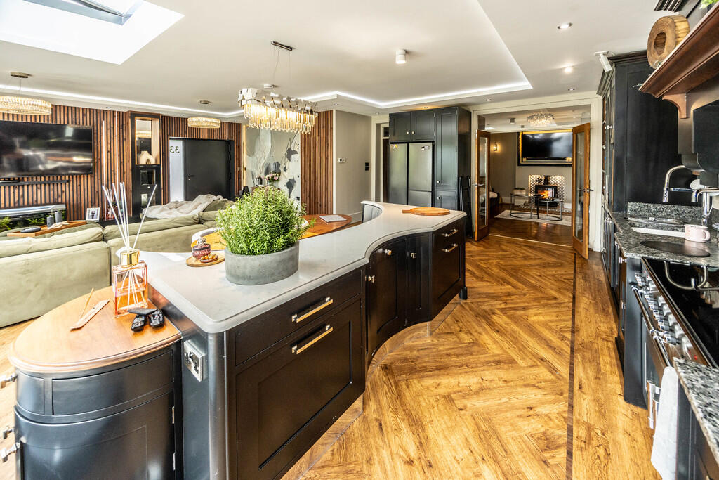 33WHLHudds-040625...