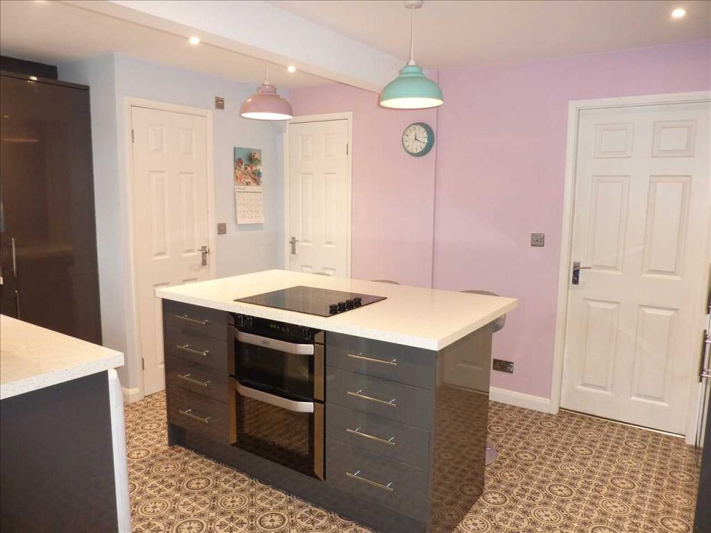 LIVING KITCHEN
