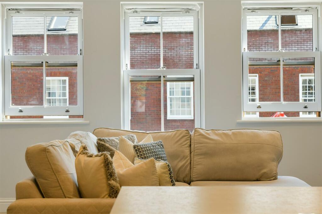 MARKET PARADE, 4-5, FLAT 3- (10).jpg