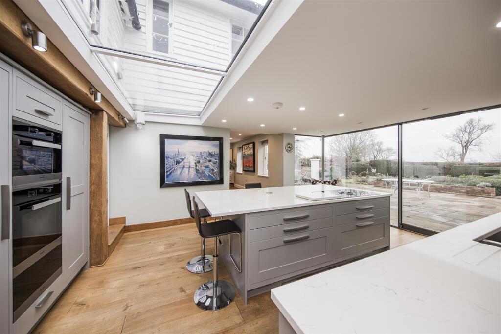 Stunning Open Plan Kitchen
