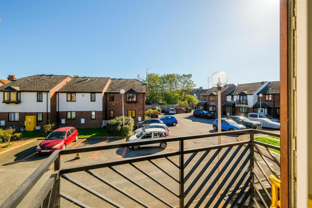 23 boleyn close-15.jpg