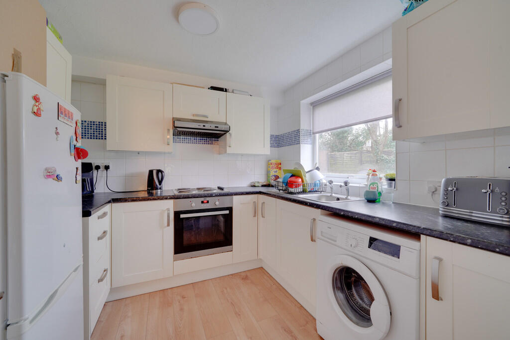 20 Scott Close, R...