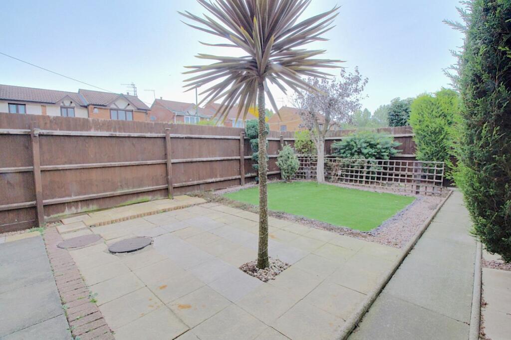 Garden 27 Gothic Close 2