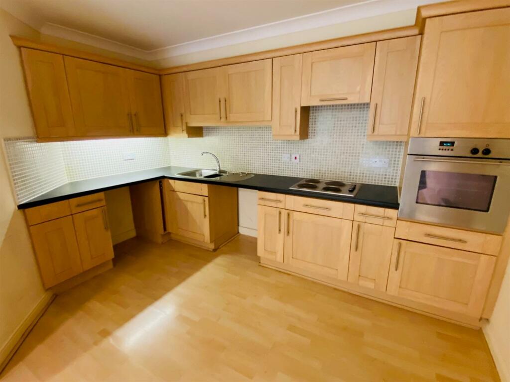autumn heights 1 kitchen.jpg