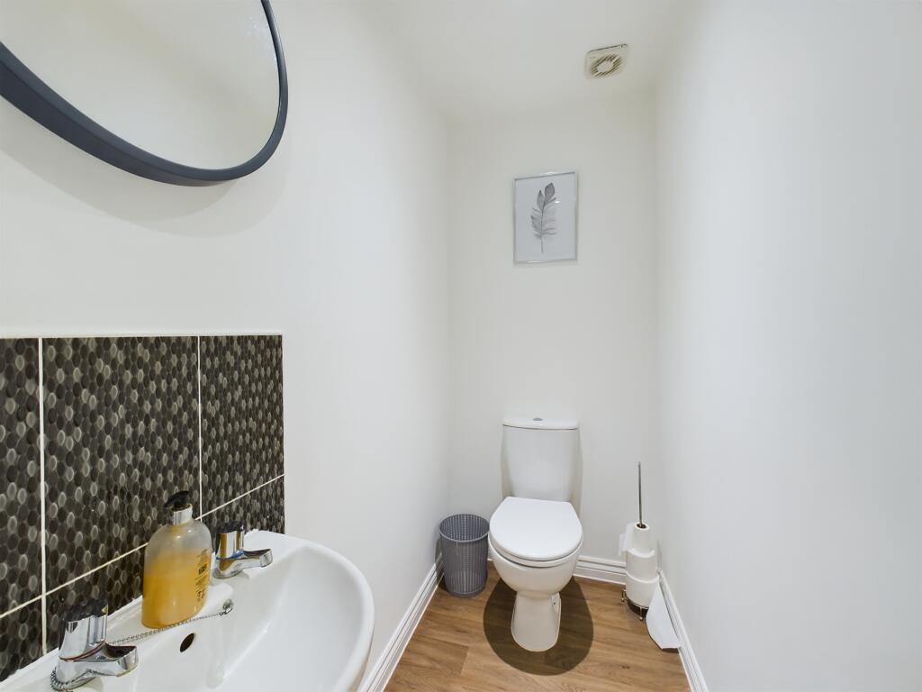 Cloakroom/WC