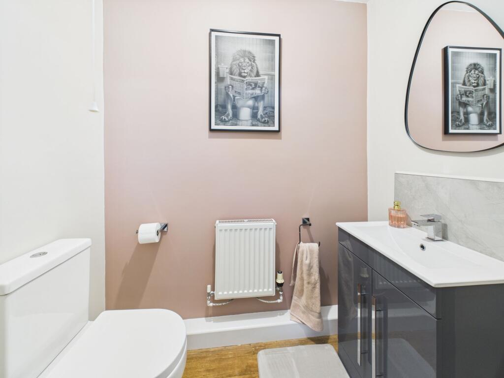 Ground Floor Cloak/W.C