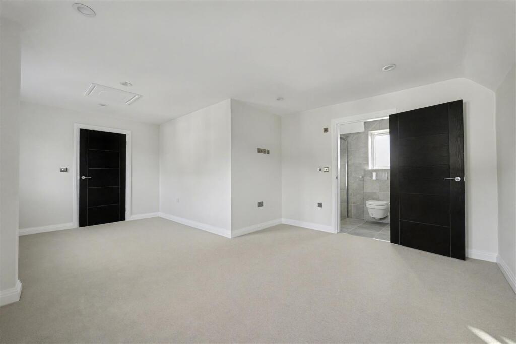 Bedroom 2..jpeg