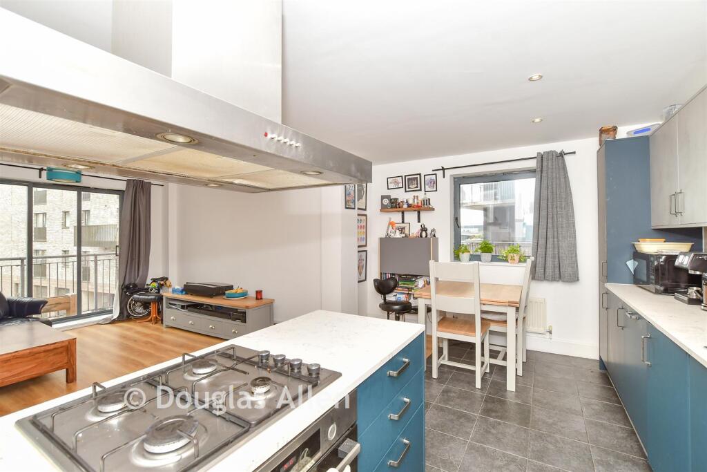 Lounge/Diner /Kitchen