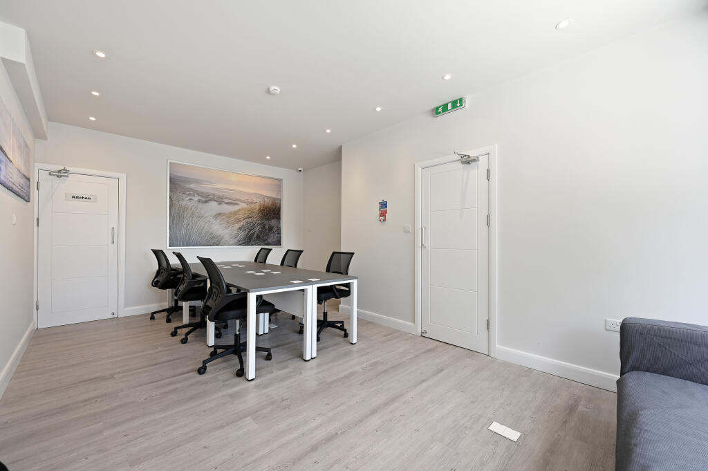 CS - 144 Hagden Lane -  Common Room2 (1).JPG