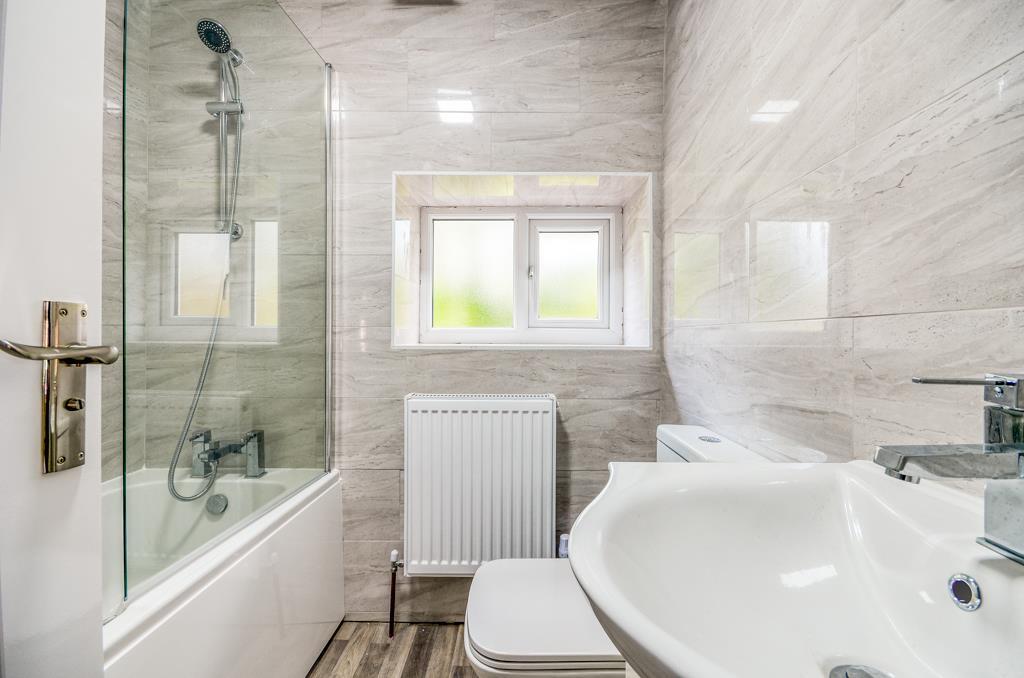 Lovely Modern Bathroom