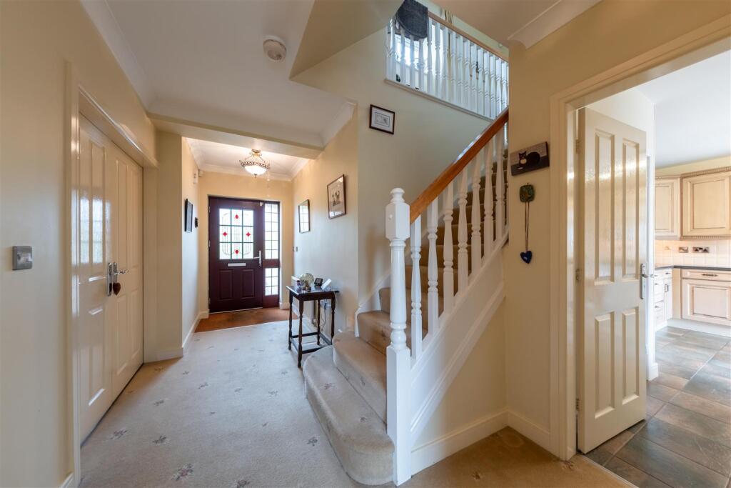 3 Sandbach Drive-2-008.JPG