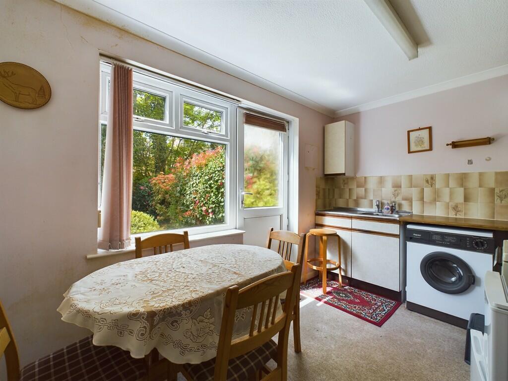 CAM02091G0-PR0174...